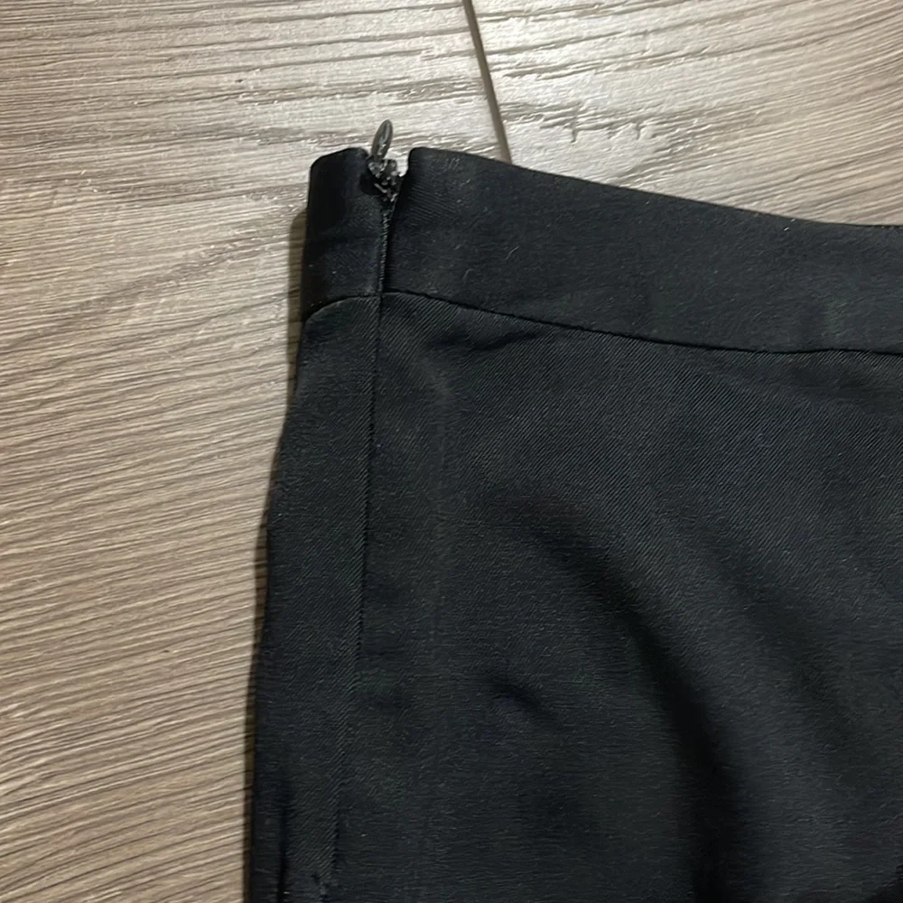 J. Crew Women's black skirt, Size 4 - Picture 4 of 7